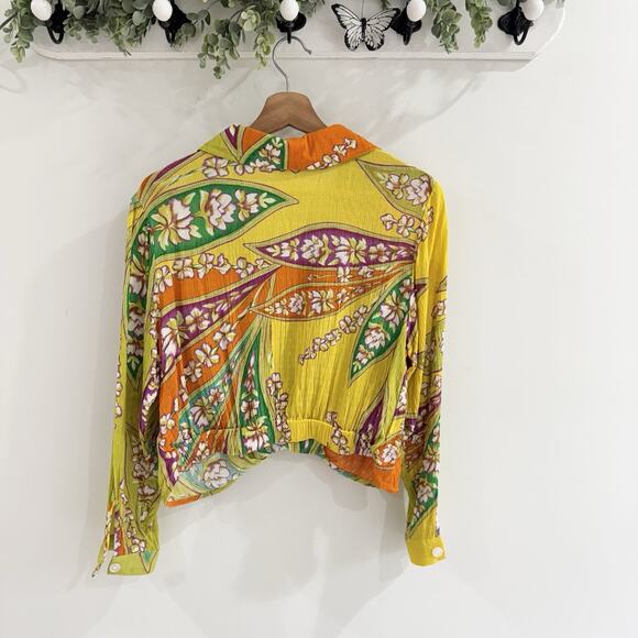 Haute Hippe Colorful Boho V Neck Crop Blouse Small Floral CD725 - Picture 3 of 4